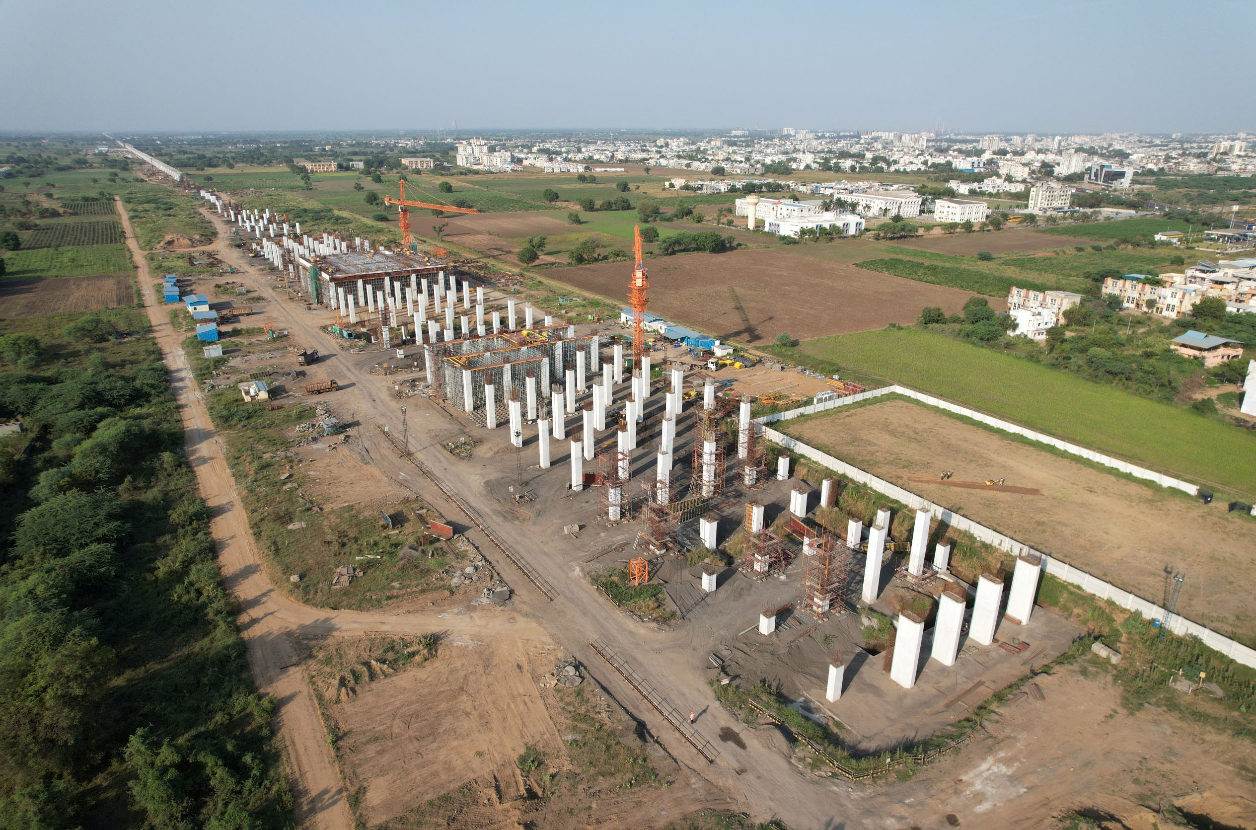 भरूच जिले में भरूच बुलेट ट्रेन स्टेशन पर कार्य प्रगति पर, नवंबर 2023